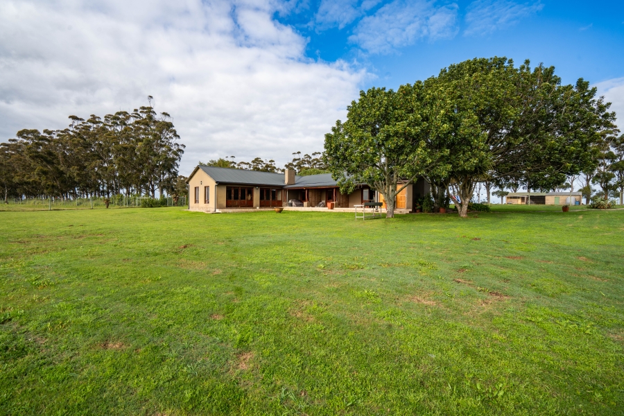 5 Bedroom Property for Sale in Grahamstown Rural Eastern Cape
